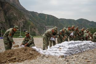 斯波：我希望球员们拼抢篮板 我要瞧瞧球队是否能以其它方式赢球